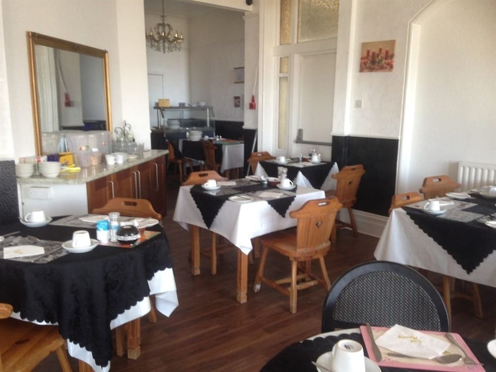 Anzy Panzy Hotel and Apartments 1