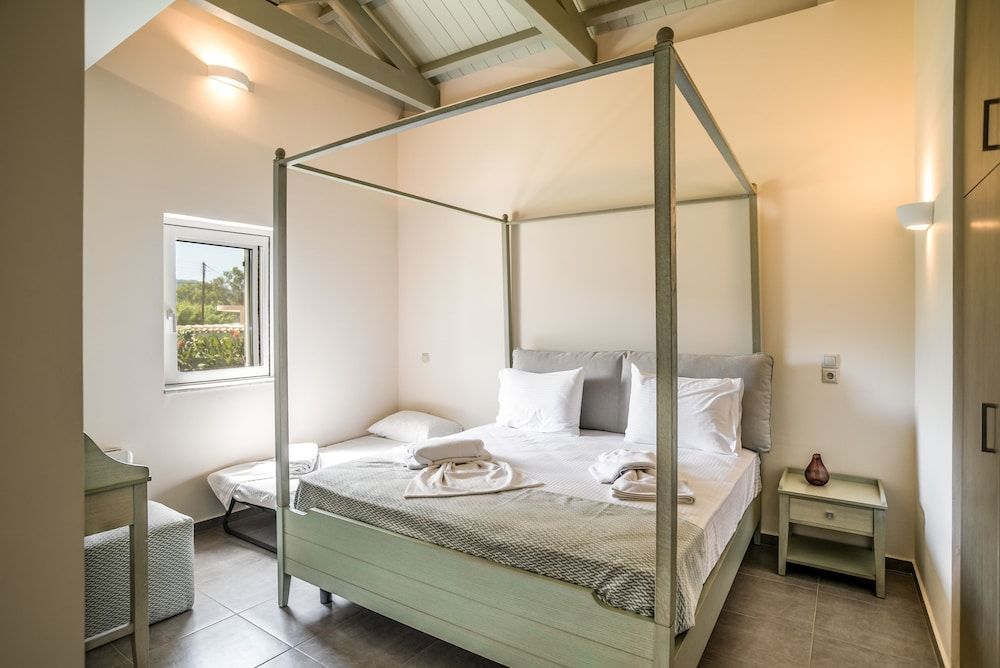 Three Stars Luxury Villas 2