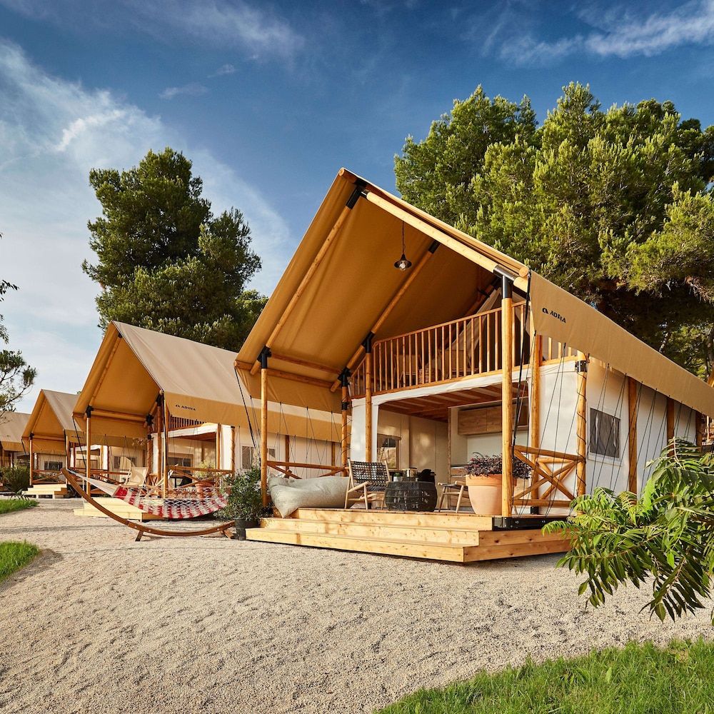 Arena One 99 Glamping 1