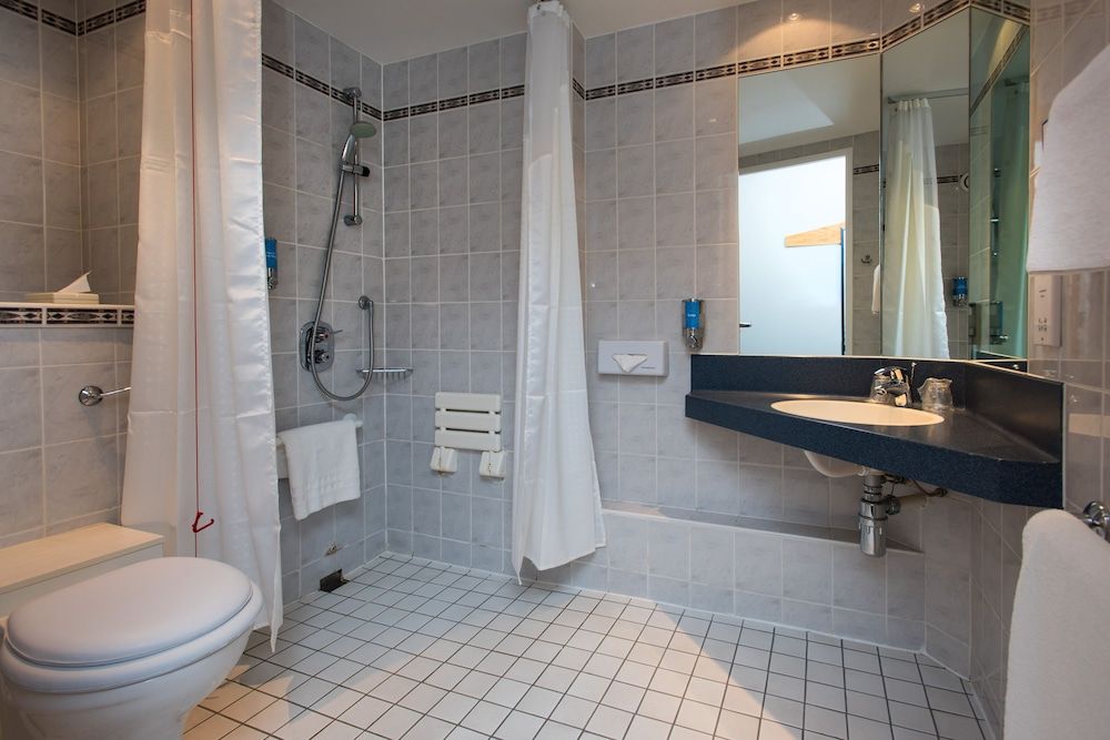 Holiday Inn Express WARWICK - STRATFORD-UPON-AVON by IHG 1