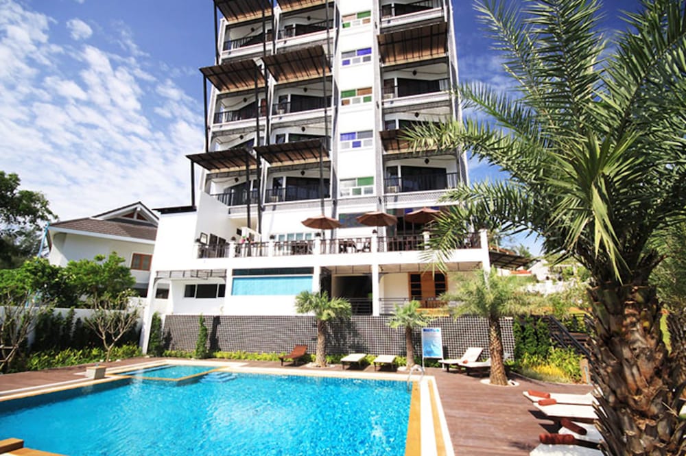 Dee Andaman Hotel 1