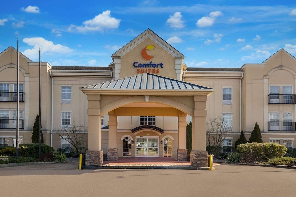 Comfort Suites Near University 1