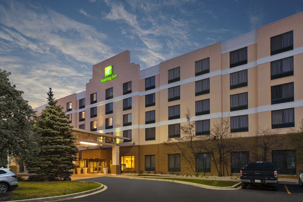 Holiday Inn & Suites BOLINGBROOK by IHG 1