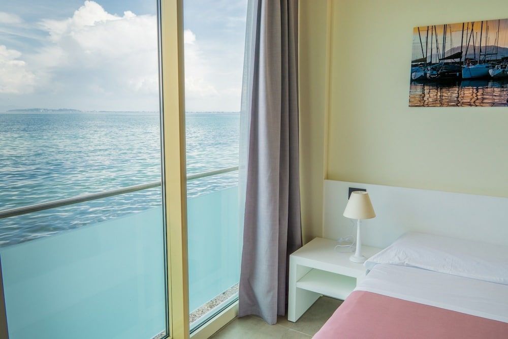 Garda Rooms 2