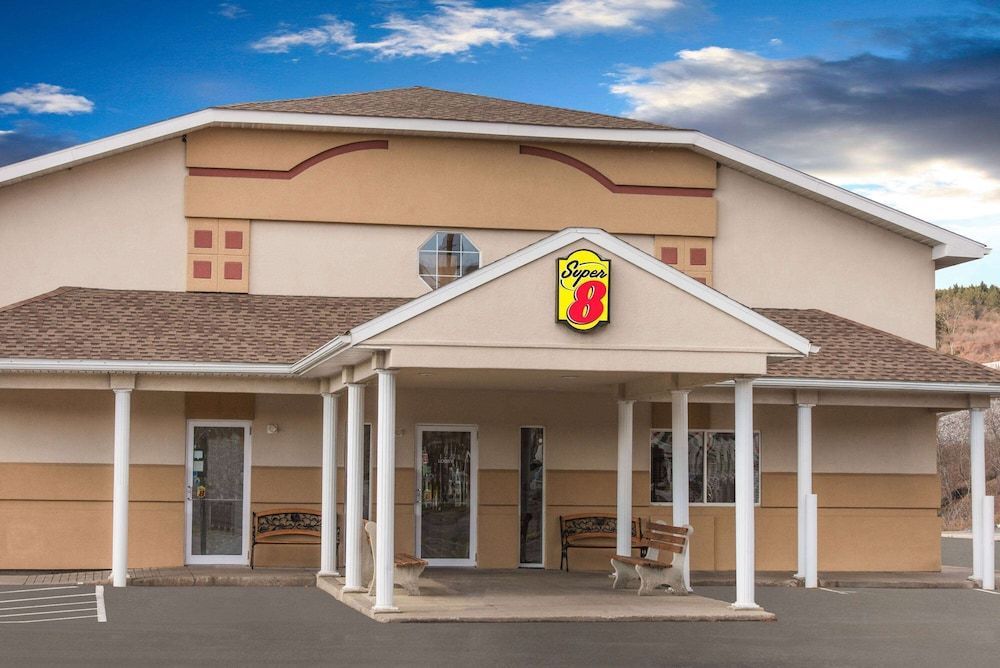 Super 8 by Wyndham Clearfield 1