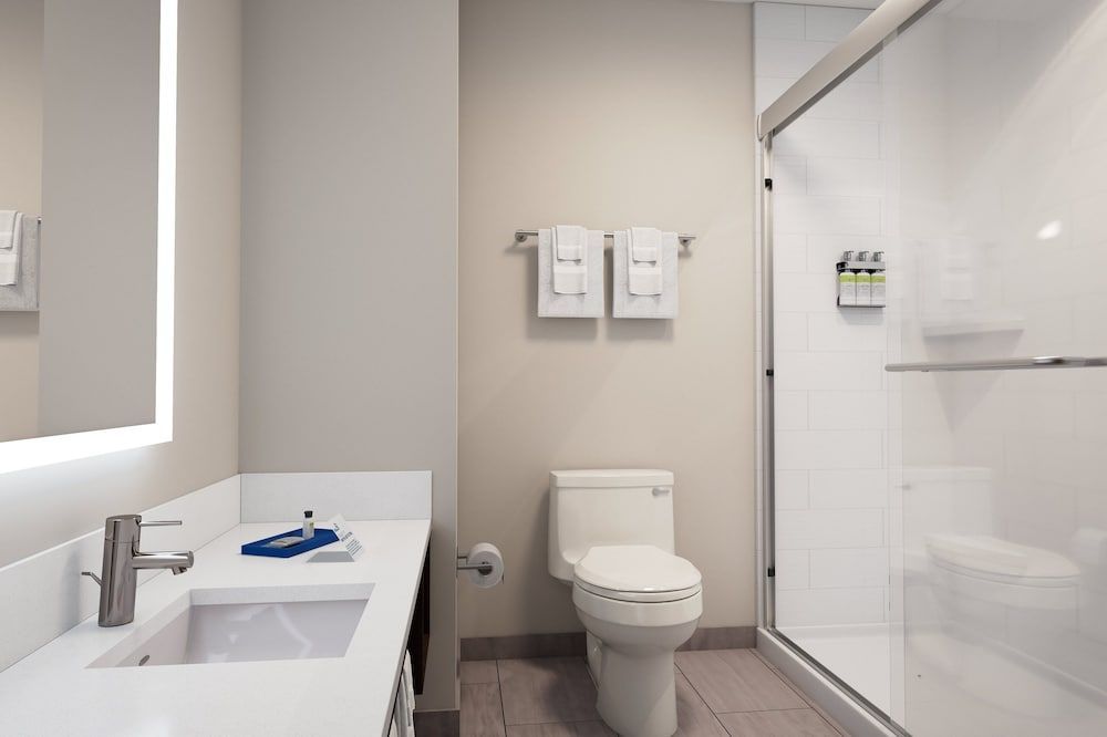 Holiday Inn Express FAYETTEVILLE - FORT BRAGG by IHG 2