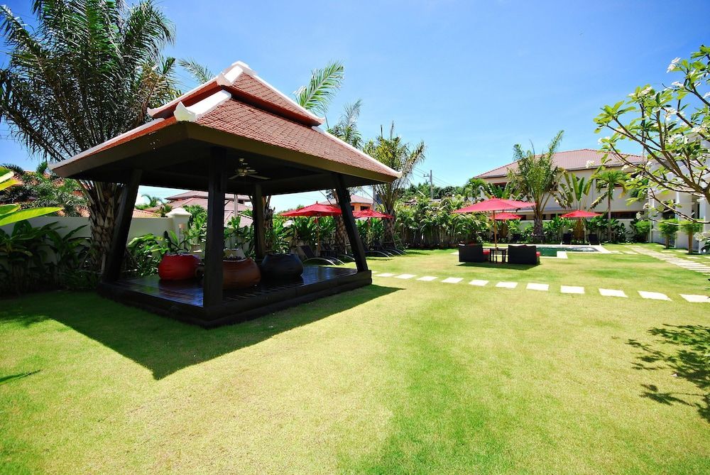 Paris - Na Jomtien Beach - Palm Grove Resort, Pattaya - Na Jomtien Beach