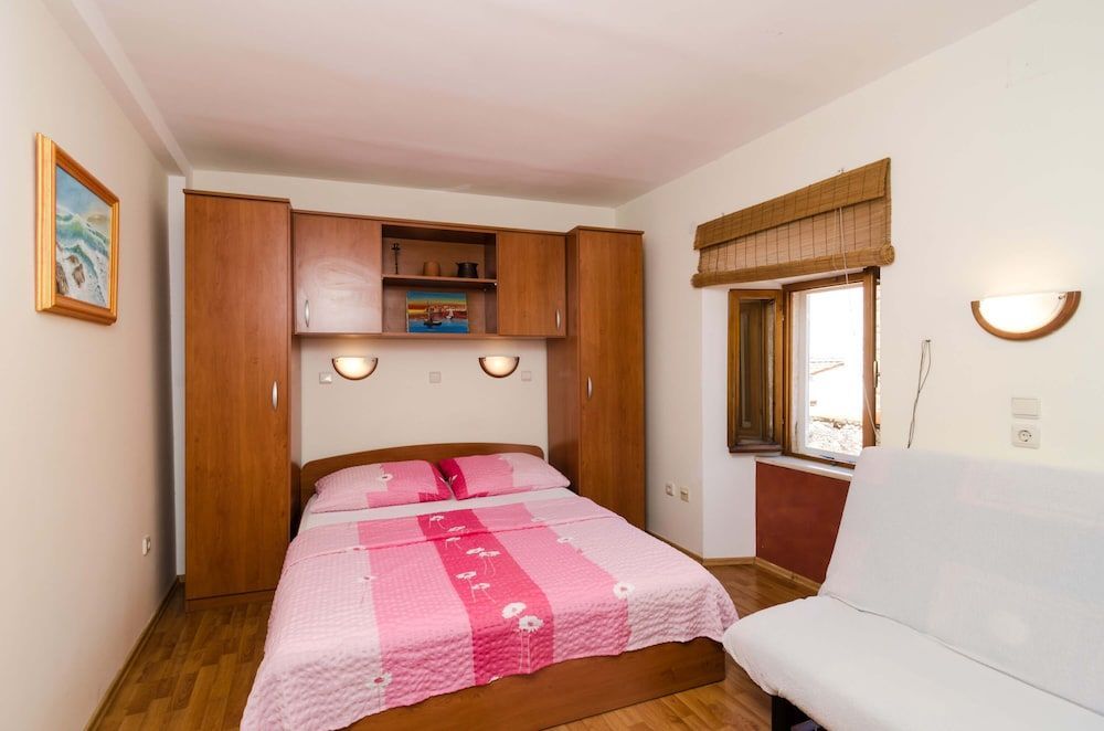 Studios Loncarica 2