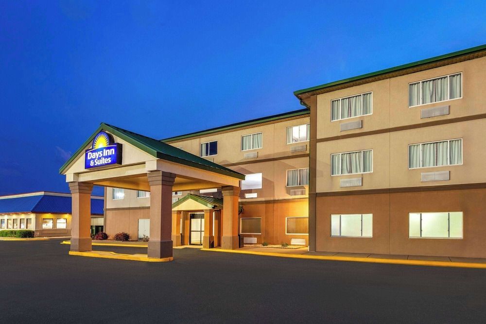 Days Inn & Suites by Wyndham Morris I-80 1