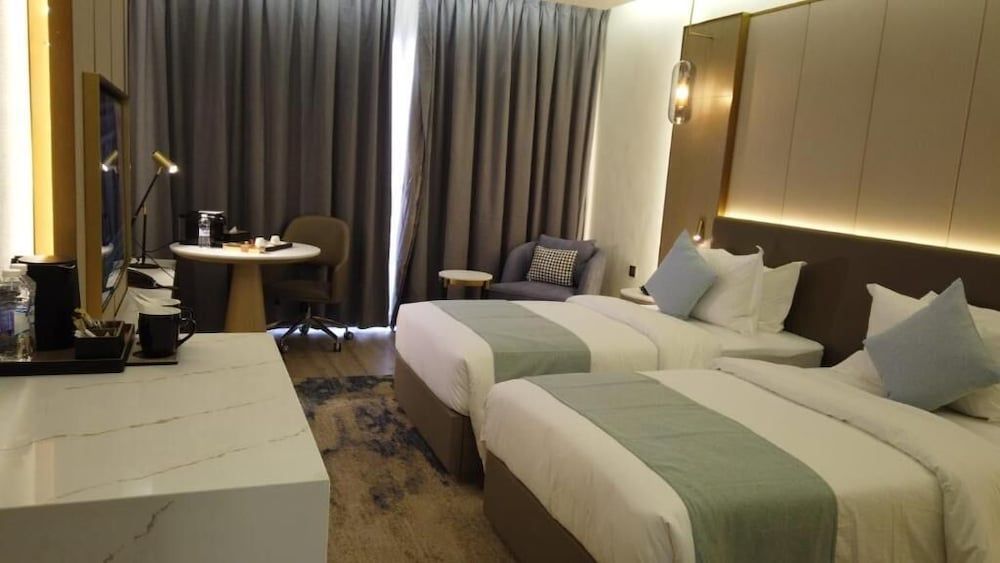 H Luxury Hotel 2