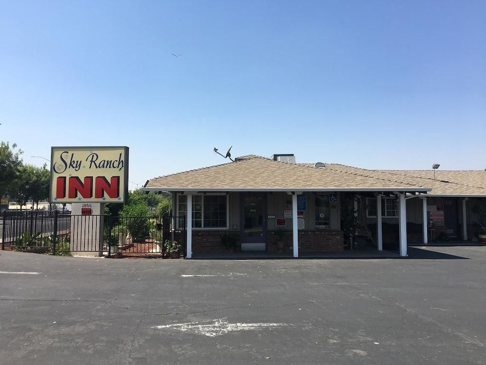 Sky Ranch Inn 1