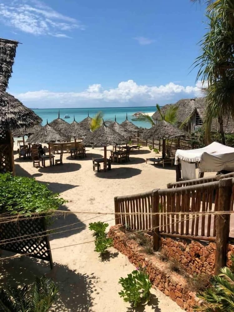 Pazuri Kendwa Beach Hotel 1