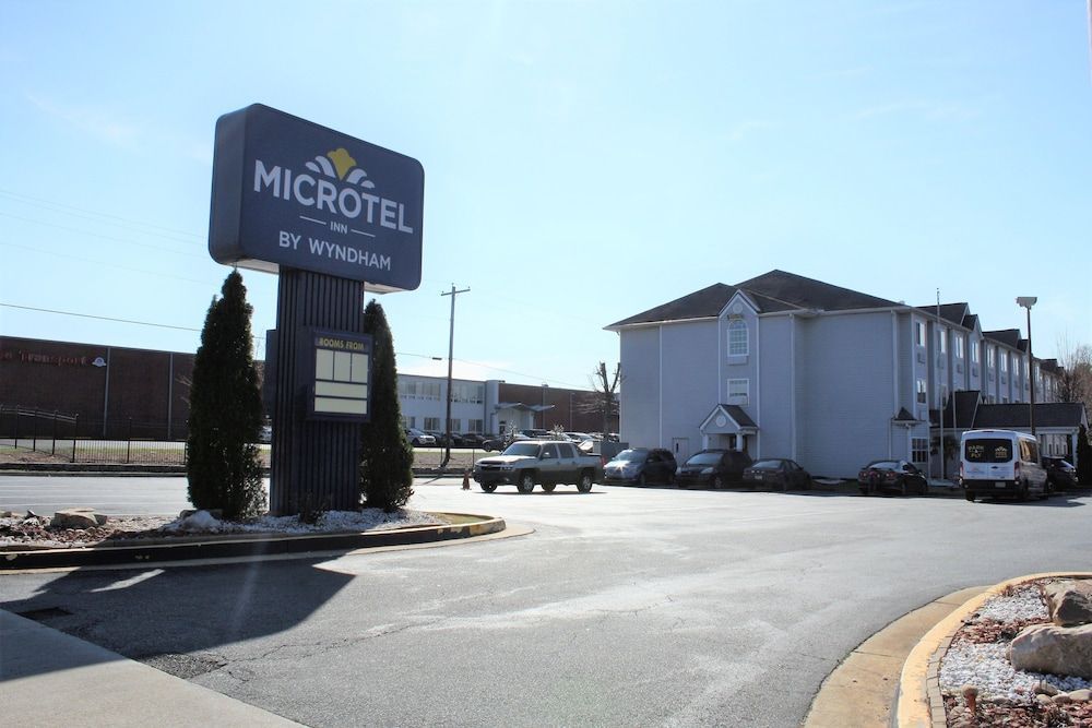 Microtel Inn by Wyndham Atlanta Airport 1