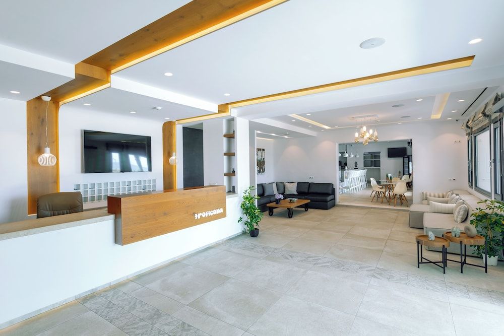 Tropicana Hotel 2
