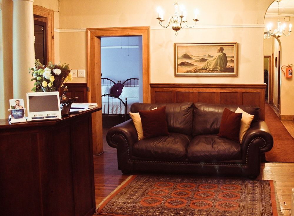 Mountain Manor Guest House & Executive Suites 2
