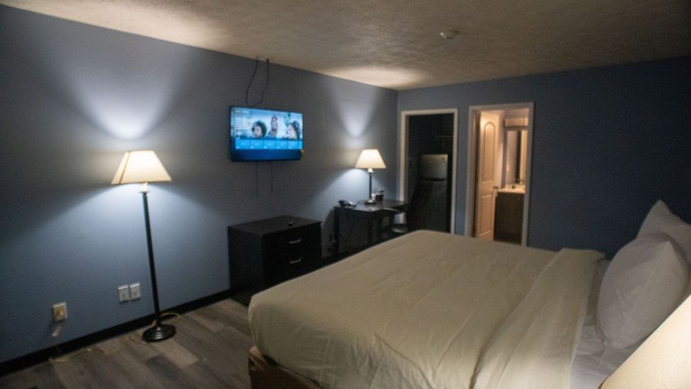 Ashley Motel 2