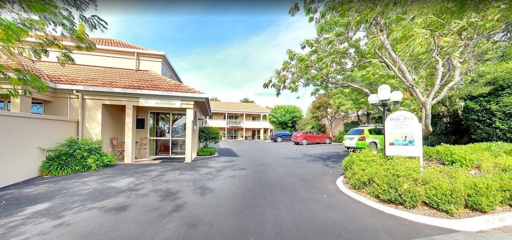 Tuscana Motor Lodge 1