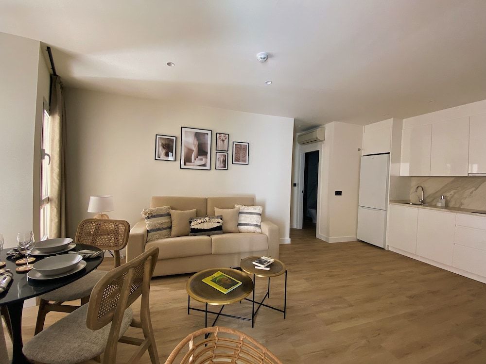 Apartamentos Málaga Premium - Calle San Telmo 1