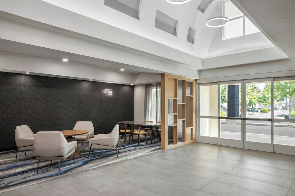 Fairfield Inn & Suites Oakland Hayward 2