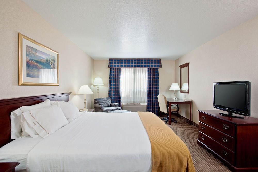 Holiday Inn Express & Suites JACKSON by IHG 2