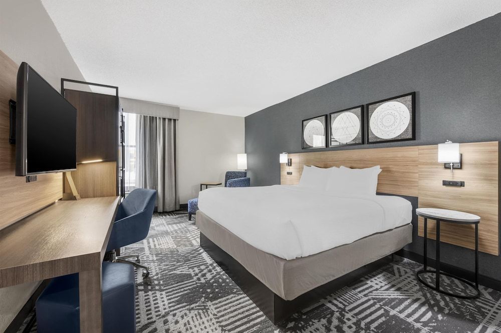 Best Western Plus Indianapolis NW Hotel 1