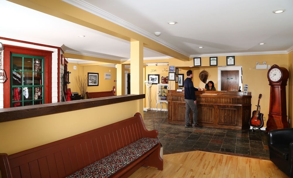 Grenfell Heritage Hotel & Suites 2