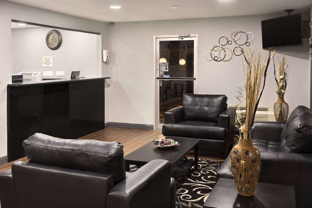 Super 8 by Wyndham Ardmore 2