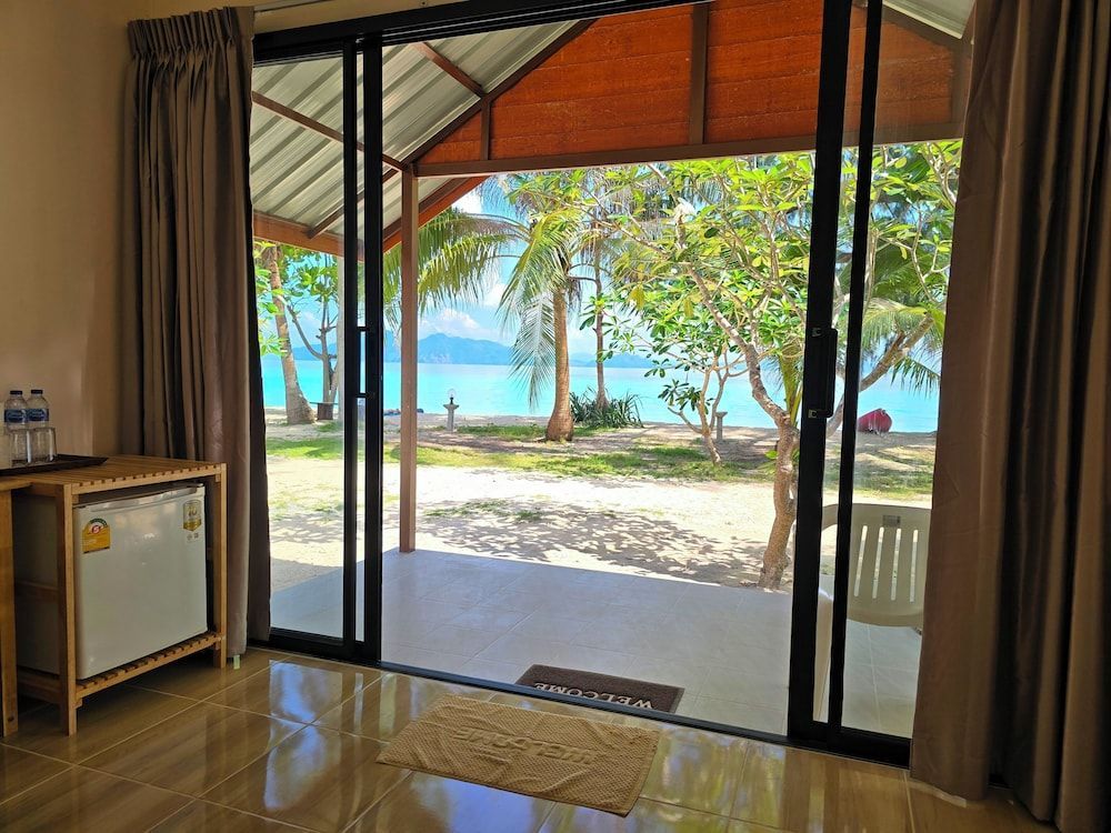 Kradan Beach Resort 1