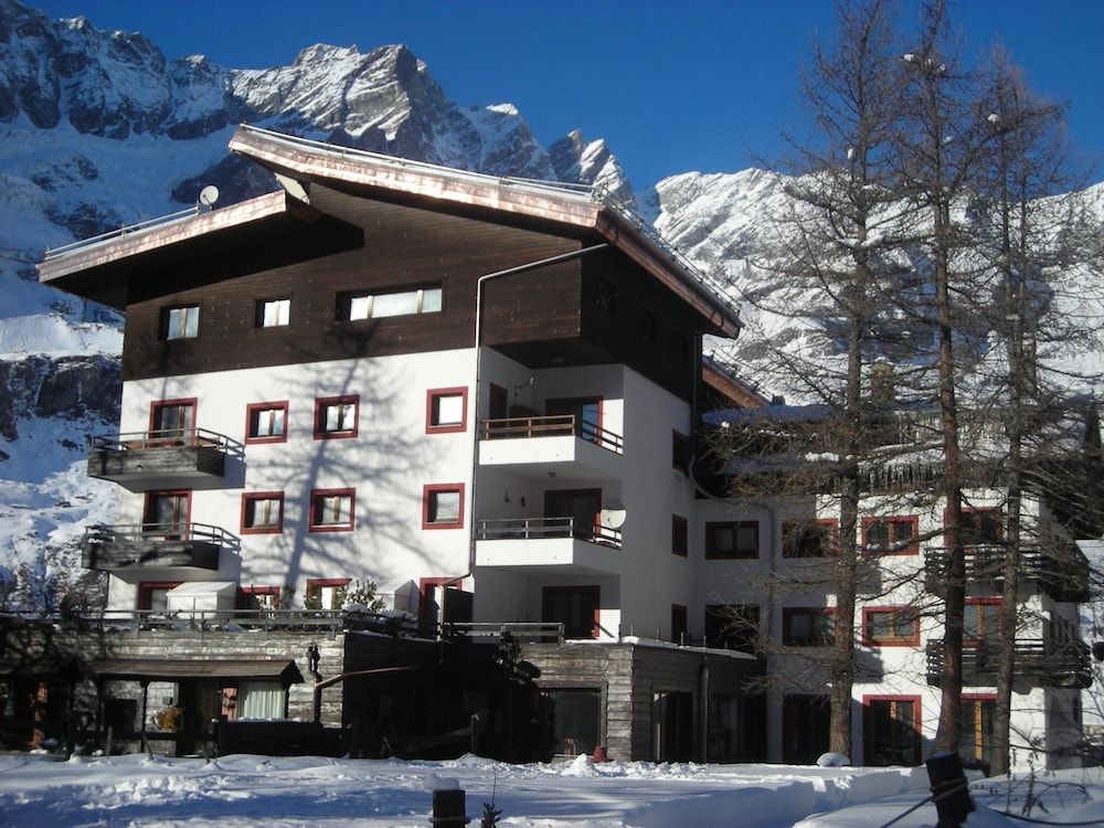 Apartment in Aosta Valley near Ski Lift 1