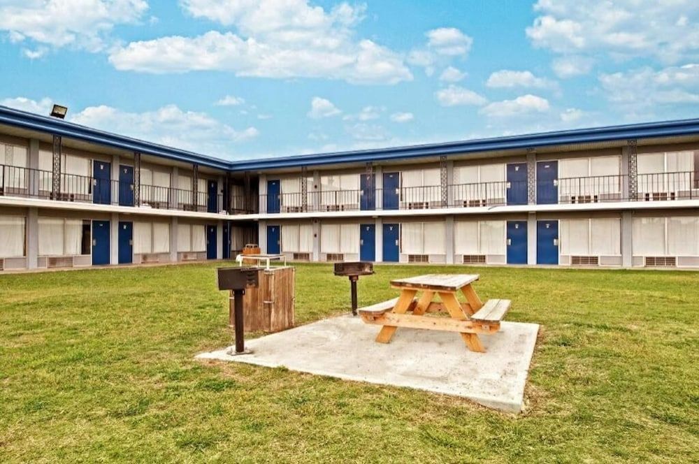 Best Value Inn Garland, TX 1