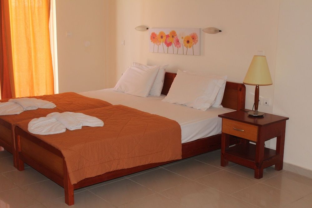 Dimitra & Evdokia Hotel 2