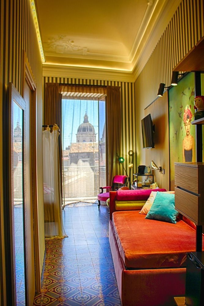 Roby's boutique rooms 1