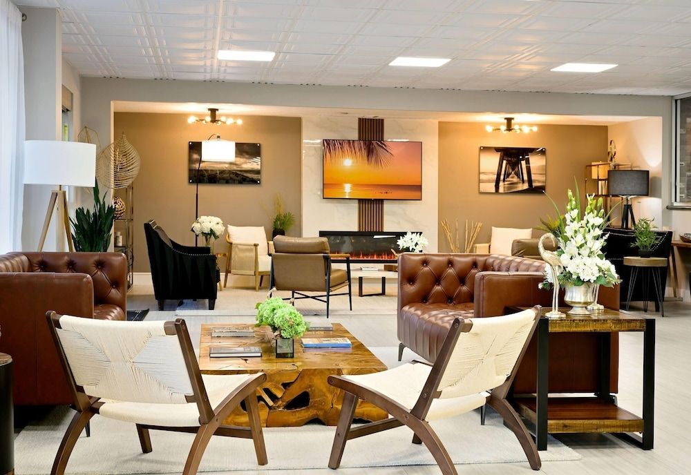 Ramada by Wyndham Sarasota Waterfront 2