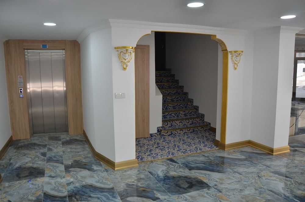 Piyes Otel 2