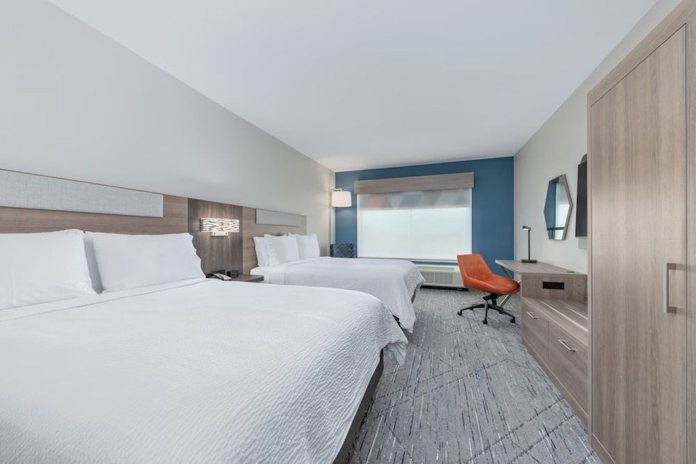 Holiday Inn Express & Suites BEEVILLE by IHG 1
