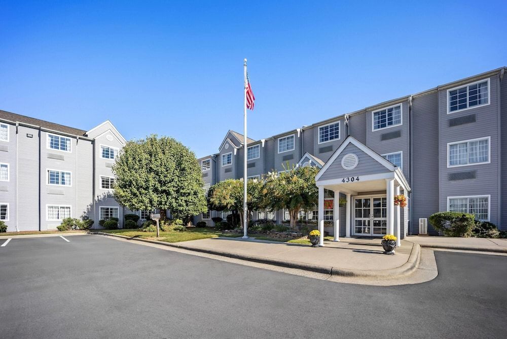 Microtel Inn by Wyndham Greensboro 1