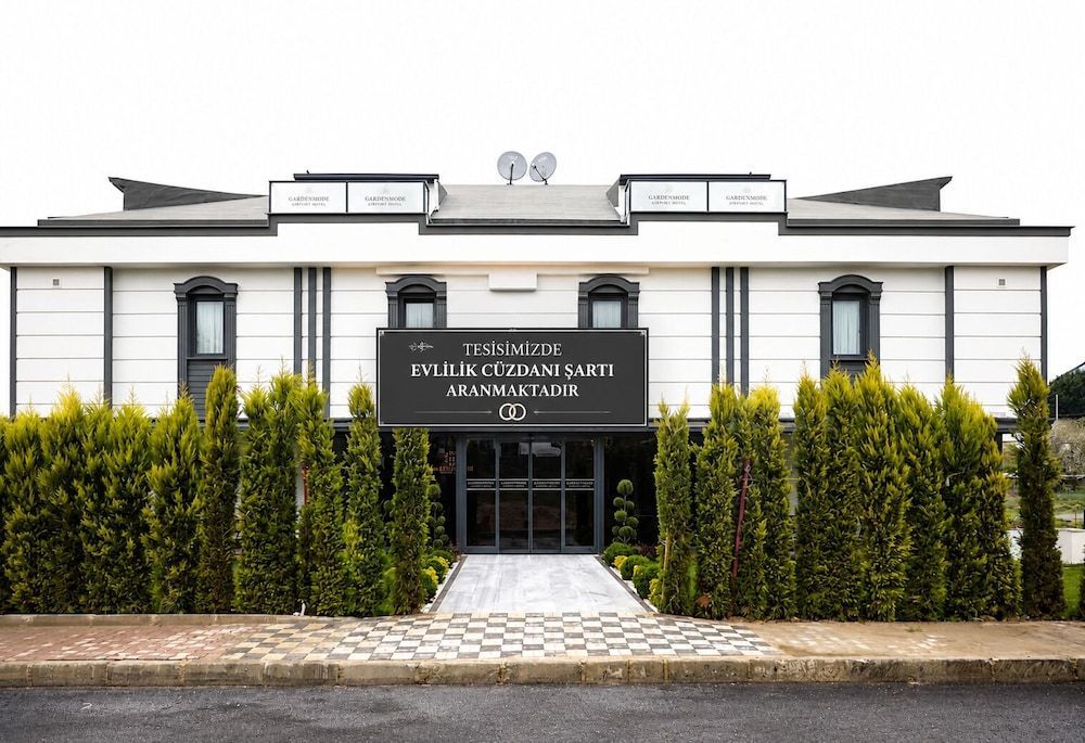 Gardenmode Airport Hotel 1