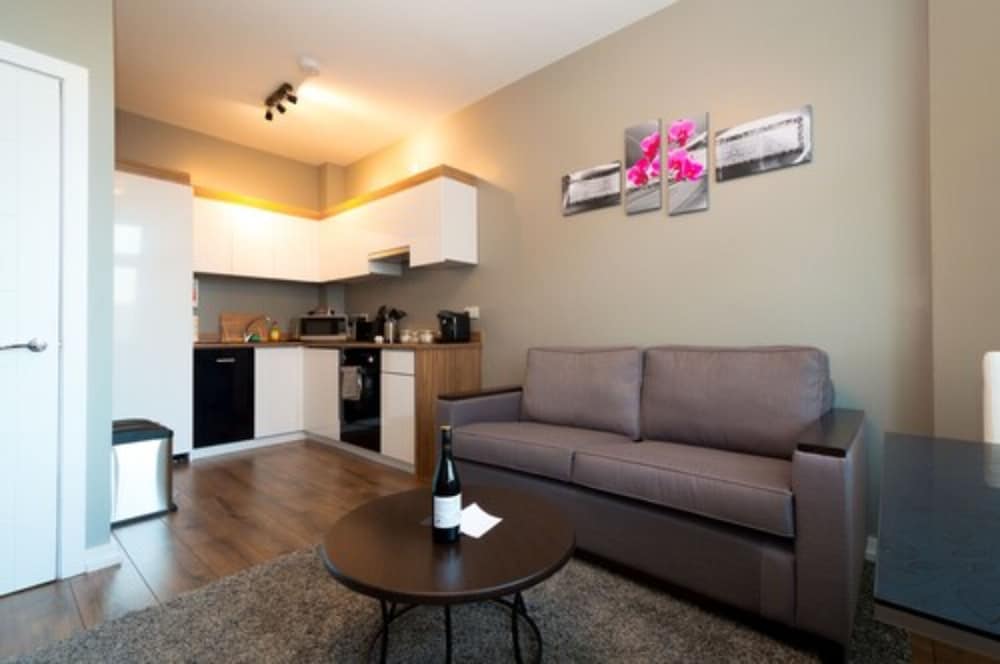 Aaron Wise Serviced Apartments 1