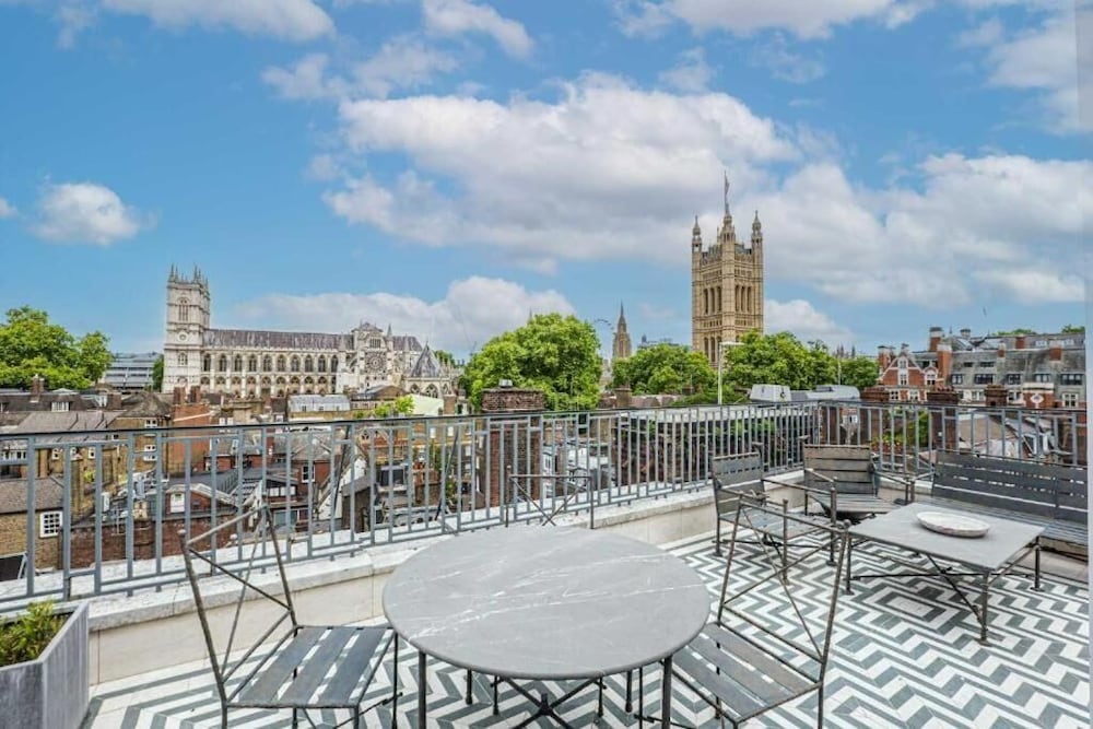 Westminster Apartments by DMONTRIO 1