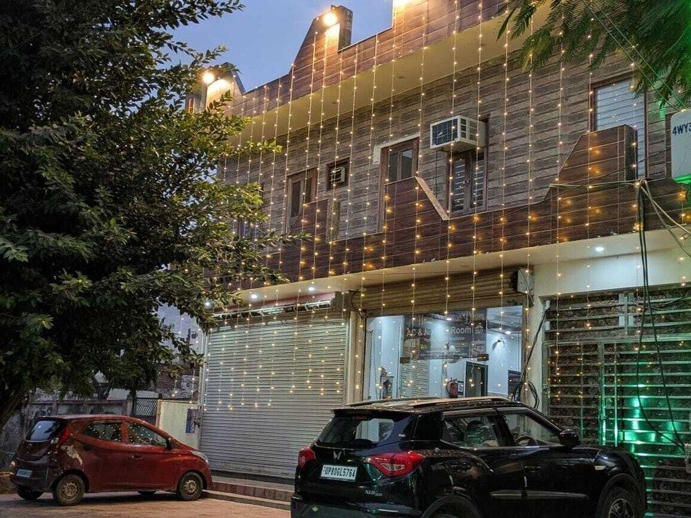 Hotel Nidhivan Dham - Near Janam Bhoomi Mathura 1
