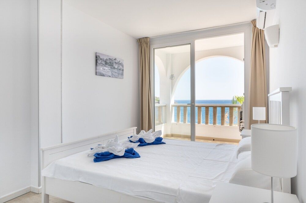 Orange Colom Seaside Apartments 2