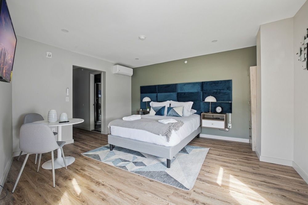 Cottage Suites 2