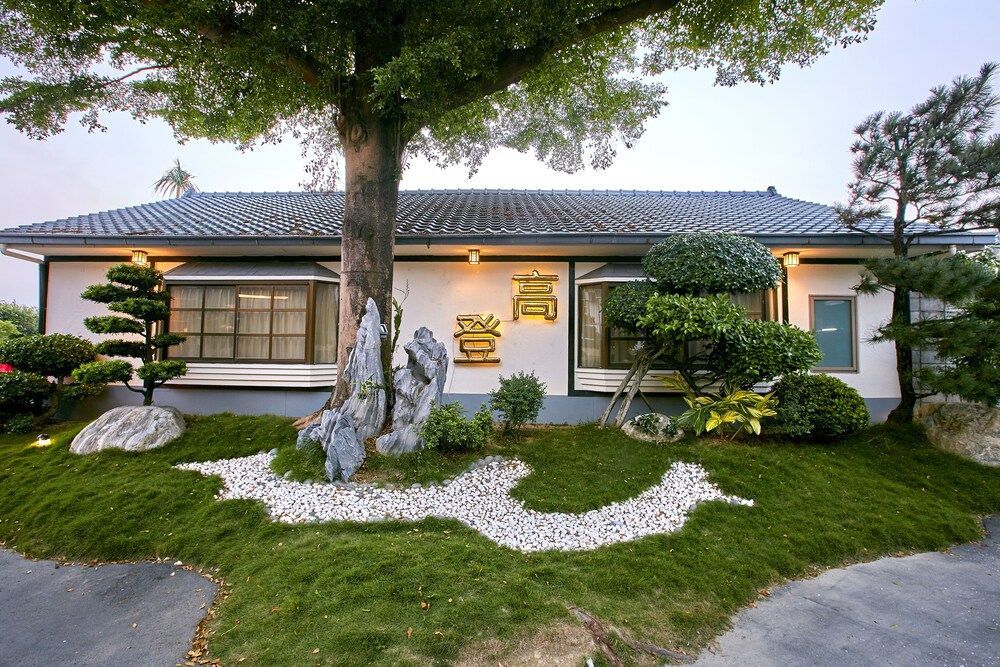 Gold Motel 1