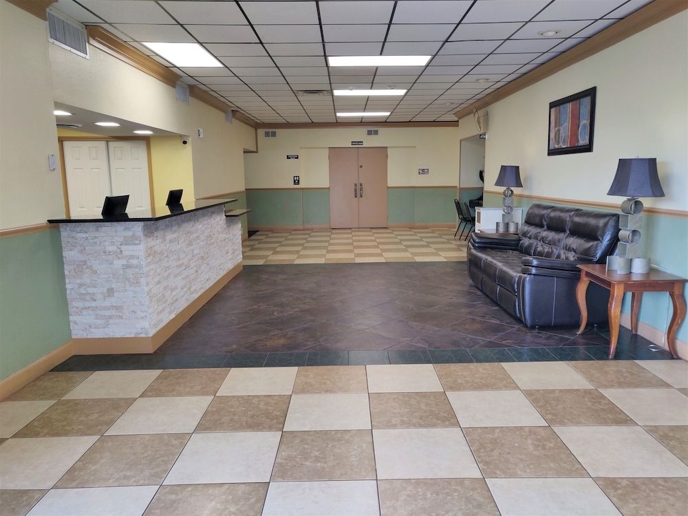 Columbus Grand Hotel & Banquet Center 2