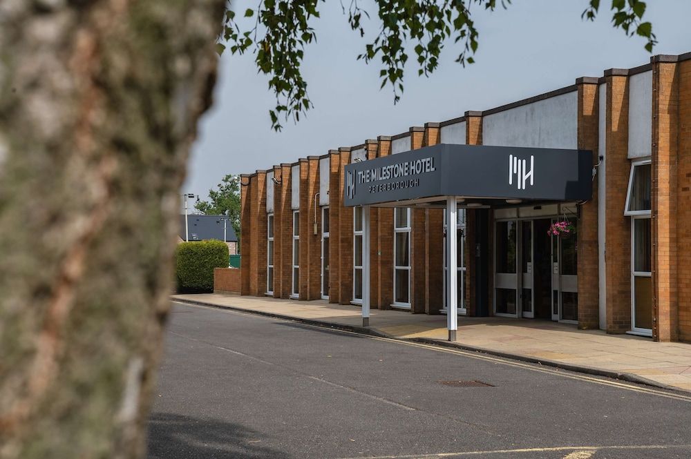 Milestone Hotel Peterborough, A1M, Norman Cross, Sure Hotel Collection by Best Western 1