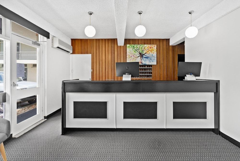 Park Motor Inn 2