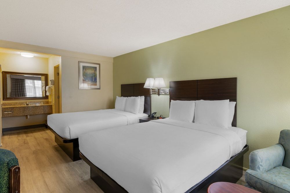 University Inn and Suites Eugene 2