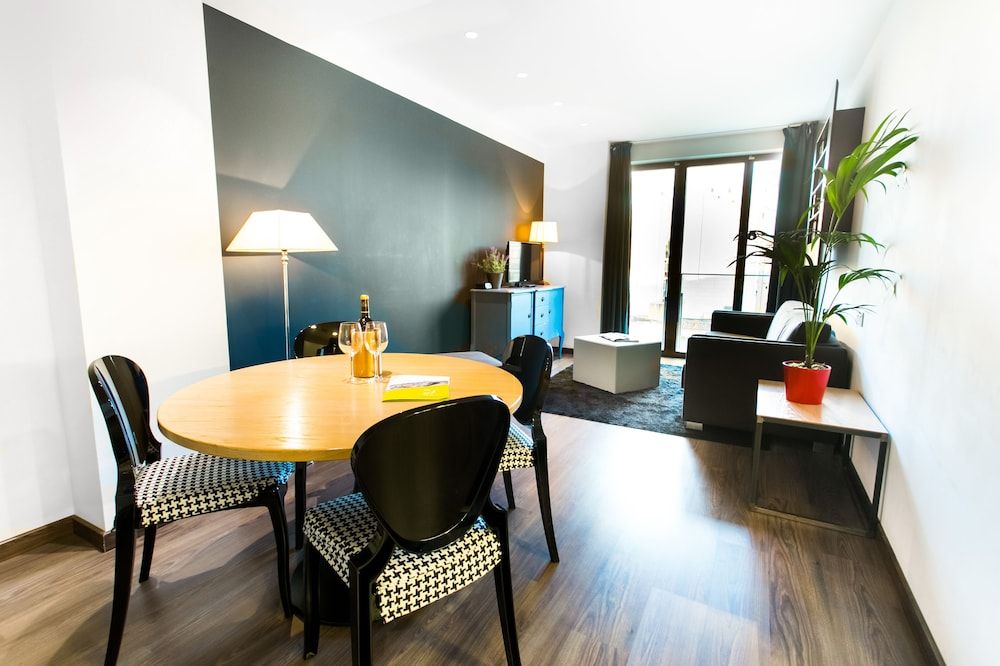 Cosmo Apartments Consell de Cent - Plaza Universitat 1