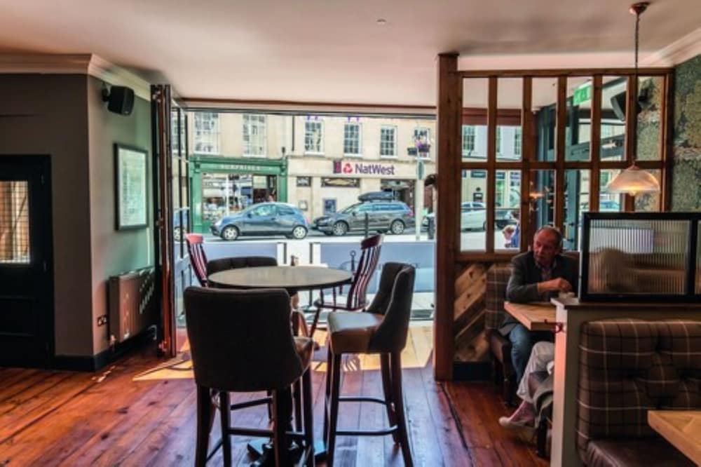 The Fleece at Cirencester 2
