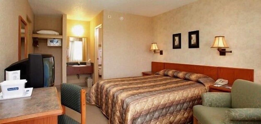 Langley Hwy Hotel 1